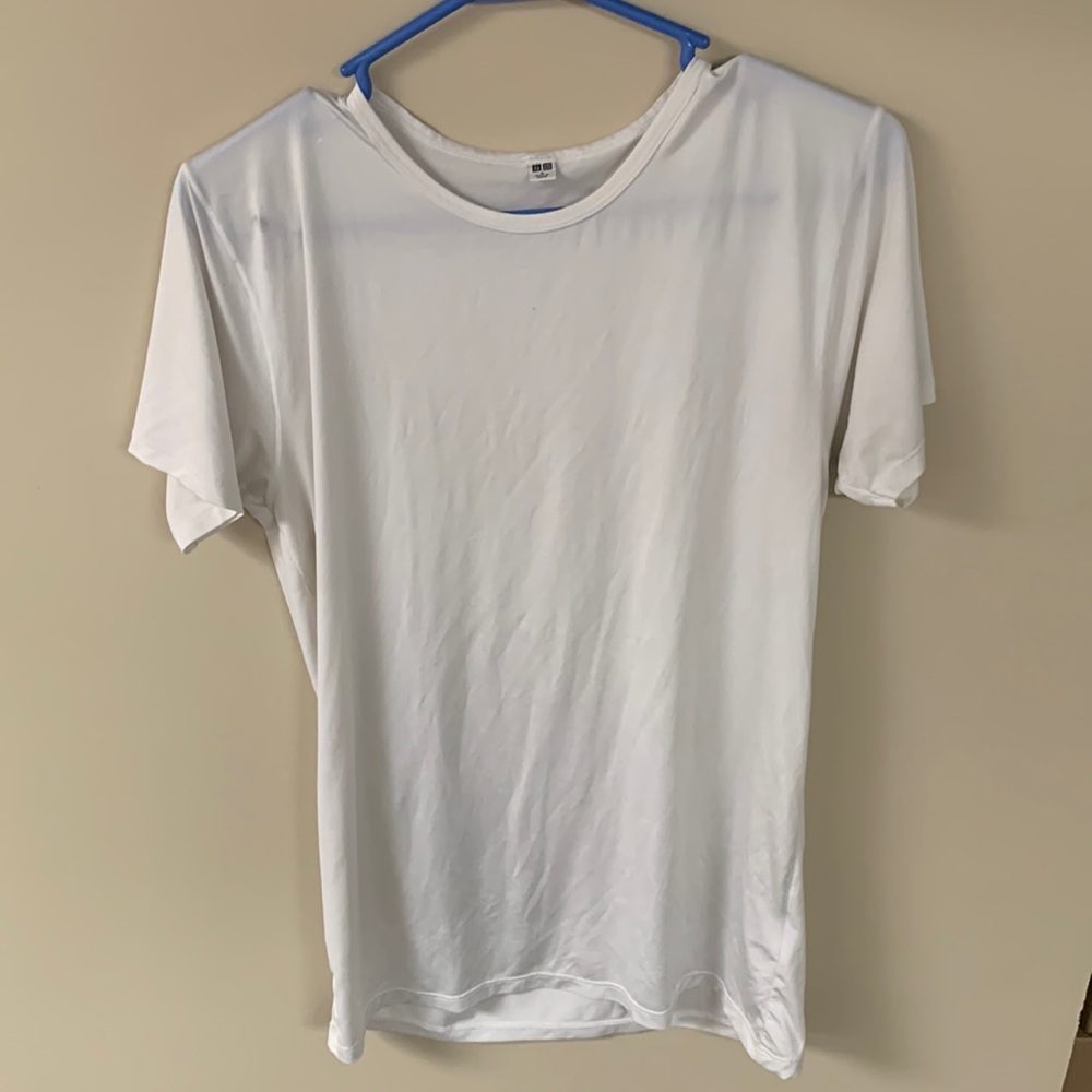 Athletic shortsleeved AIRism comfort unlimited polyester spandex Uniqlo tee